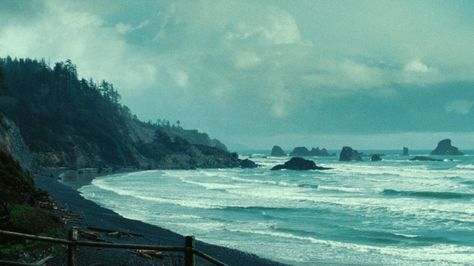 La Push Aesthetic, Forks Washington Aesthetic, Washington Aesthetic, La Push Beach, Twilight 2008, Stephenie Meyer, Fantasy Films, Story Templates, Midnight Sun