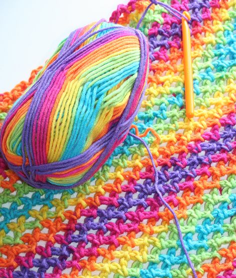 Free Crochet Rainbow Scarf Pattern Crochet Ripple Blanket, Rainbow Yarn, Crochet Rainbow, Rainbow Scarf, Colored Acrylic, Rainbow Crochet, Crochet Quilt, Crochet Blog, Crochet Square Patterns