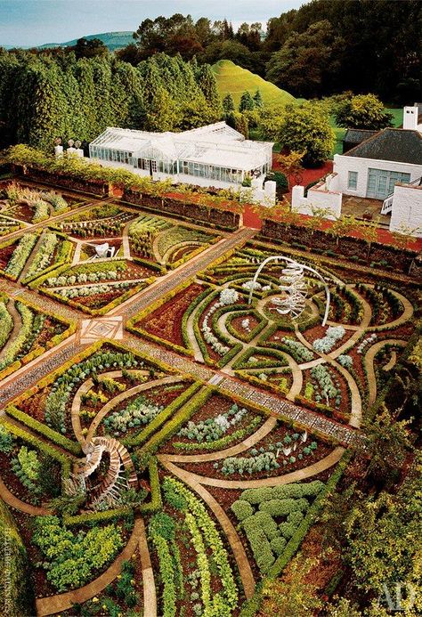 Garden Of Cosmic Speculation, Dream Backyard Garden, Diy Garden Bed, Pathway Landscaping, Small Courtyard Gardens, Tropical Backyard, Outdoor Aesthetic, Permaculture Design, Landscape And Urbanism