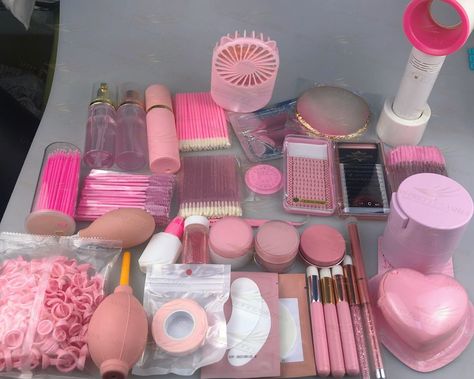 Lash Kits Ideas, Lash Supplies Aesthetic, Lash Cart Ideas, Lash Aesthetic Pink, Lash Tech Supplies, Lash Business Aesthetic, Lash Esthetic Pink, Lash Room Ideas, Natural Fake Eyelashes