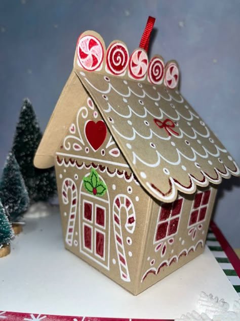 Ginger Bread Cardboard, Ginger Bread Cardboard House Ideas, Gingerbread House Box Ideas, Gingerbread House Diy, House Mailbox, Gingerbread Craft, Cardboard Gingerbread, Cardboard Decor, Gingerbread House Craft