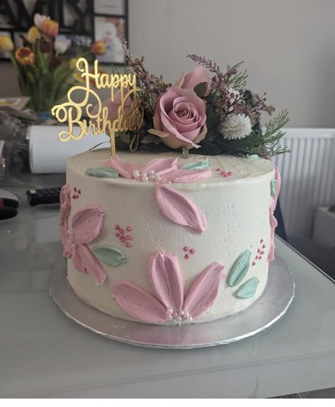 Double Layer Cake Design, Cake Design Aesthetic, Layer Cake Design, Double Layer Cake, Design Aesthetic, Cake Creations, Layer Cake, Birthday Ideas, Double Layer