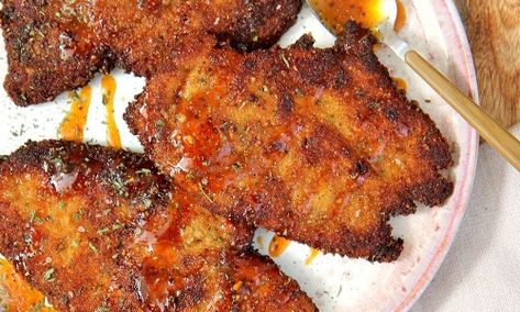 Laura In The Kitchen, Hot Honey Chicken, Breaded Chicken Cutlets, Breaded Chicken Tenders, Kid Recipes, Zone Diet, Cutlets Recipes, Yummy Dishes, Breaded Chicken Breast