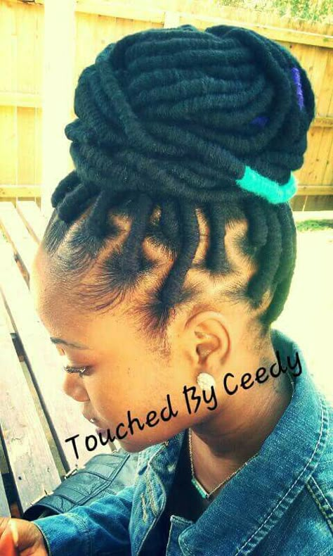 Yarn faux locs Yarn Faux Locs, Yarn Locs, Hair Threading, Yarn Braids, Faux Locs Hairstyles, Braids Twist, Braids Locs, Beautiful Braids, Afro Punk