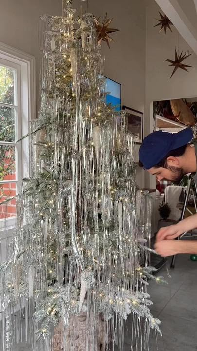 Tensile Christmas Tree, Tensil Trees, Christmas Tree With Tensil, Tinsel Centerpieces, Tinsel Covered Christmas Tree, How To Add Tinsel To Christmas Tree, Icecicle Christmas Tree, Tensile Tree, Icicles On Christmas Tree