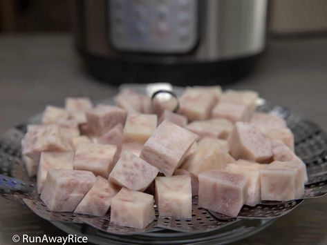 Taro Pudding (Che Khoai Mon) - Instant Pot Recipe - RunAwayRice Taro Pudding, Creamy Coconut Sauce, Nuoc Mam, Taro Root, Vietnamese Dessert, Purple Food Coloring, Instant Pot Recipe, Purple Food, Stove Top Recipes