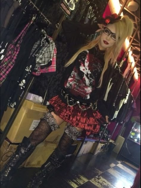 . Rokko Gyaru, Rock Gyaru, Gyaru Rokku, Goshikku Gyaru, Rokku Gyaru, Gyaru Kei, Kei Fashion, Gyaru Fashion, J Fashion