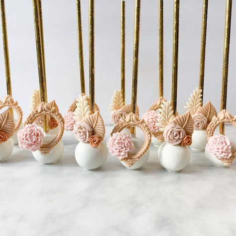 Boho Rainbow Cakepops, Boho Bridal Shower Cake Pops, Boho Cakecicles, Boho Desert Table Baby, Boho Cakesicles, Boho Baby Shower Cookies, Eid Cupcakes, Elegant Cake Pops, Cookies Love