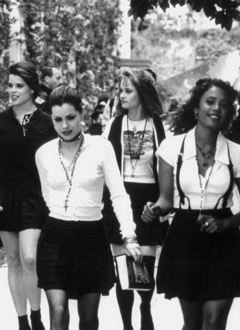 The Craft ...90's Rachel True, The Craft 1996, The Craft Movie, 1990 Style, Robin Tunney, Septième Art, 90s Movies, Wall Ideas, Inspiration Mode