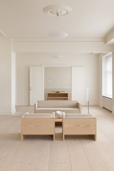 YinjiSpace - John Pawson x Dinesen Apartment Wooden Plank Flooring, Chinese Interior Design, Douglas Fir Flooring, Floor Planner, Renovation Architecture, Chinese Interior, John Pawson, Flooring Inspiration, Engineered Flooring