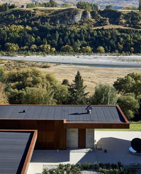 Flat Roof Design, New Zealand Architecture, Flat Roof House, Small Cottages, Roof Architecture, Modern Ranch, Construction Details, The Local Project, Minimalist Architecture