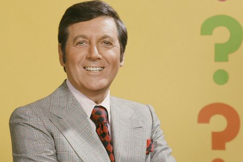 Monty Hall, the host of the classic TV game show "Let's Make a Deal," died Saturday, September 30, 2017 of heart failure. He was 96. Monty Hall, Let’s Make A Deal, Michael Roberts, Tv Show Games, Tv Land, People Fall In Love, Tv Actors, Old Tv Shows, Tv Entertainment