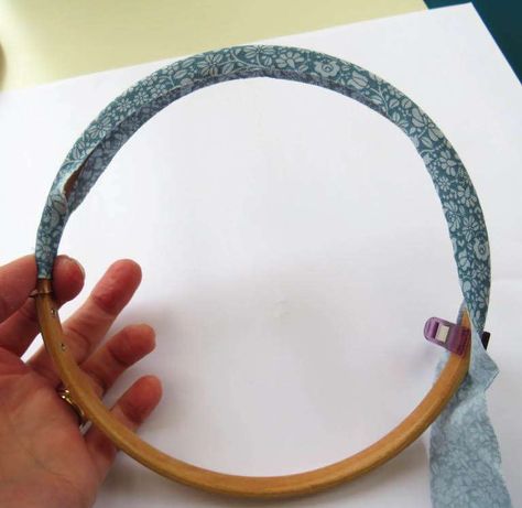 Wrapping Embroidery Hoop, Wrapped Embroidery Hoop, Embroidery Hoop Alternative, Embroidery Hoop Mobile, Embroidery Hoop Craft Ideas, Wrap Embroidery Hoop, Framing Embroidery Projects, Embroidery Display Ideas, Finishing Embroidery Hoop