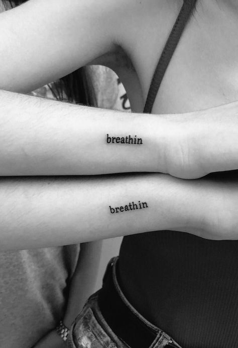 Ariana Grande Tattoo, Finger Tattoo For Women, Aesthetic Tattoo, Dream Tattoos, Little Tattoos, Trendy Tattoos, Tattoos Ideas, Piercing Tattoo, Get A Tattoo