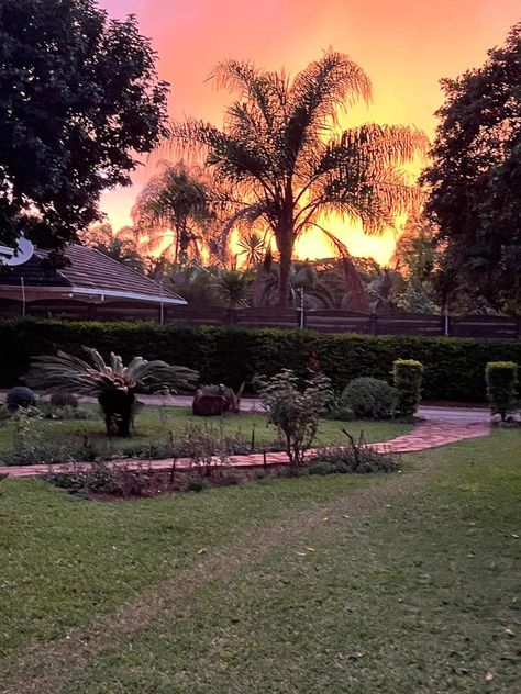 Sunset and sunrise in Harare, Zimbabwe. Thanks Graham Stevenson Zimbabwe Aesthetic, Traveling Photos, Harare Zimbabwe, Sunset And Sunrise, Gap Year, Southern Africa, April 19, Zimbabwe, South Africa