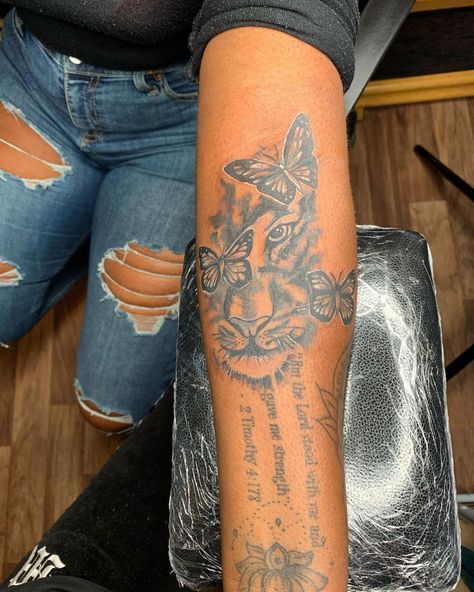 Butterfly Sleeve Tattoo, Animal Tattoos For Women, Lower Arm Tattoos, Koi Tattoo Design, Quarter Sleeve Tattoos, Tattoo Uk, Lion Tattoo Sleeves, Girl Arm Tattoos, Black Girls With Tattoos