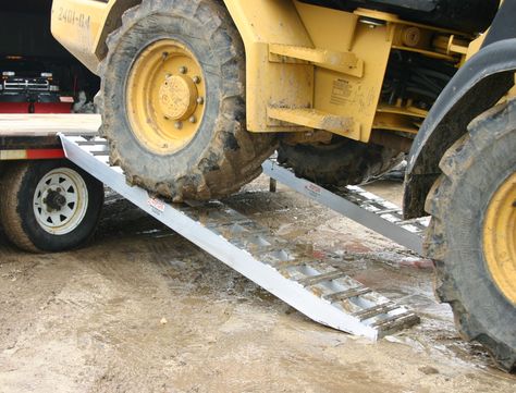 Car Trailer Ramps, Aluminum Ramp, Trailer Ramps, Portable Ramps, Loading Ramps, Car Trailer, Cool Gadgets To Buy, Skid Steer Loader, Trailer Accessories