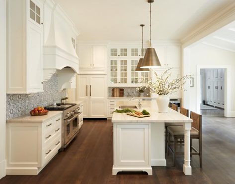 East Coast Traditional | BarnesVanze Architects East Coast Traditional Interior Design, Welcoming Kitchen, Colonial House Interior, Mediterranean Tile, Traditional Style Decor, Traditional Interior Design, Colonial Decor, Front Rooms, Residential Interior Design