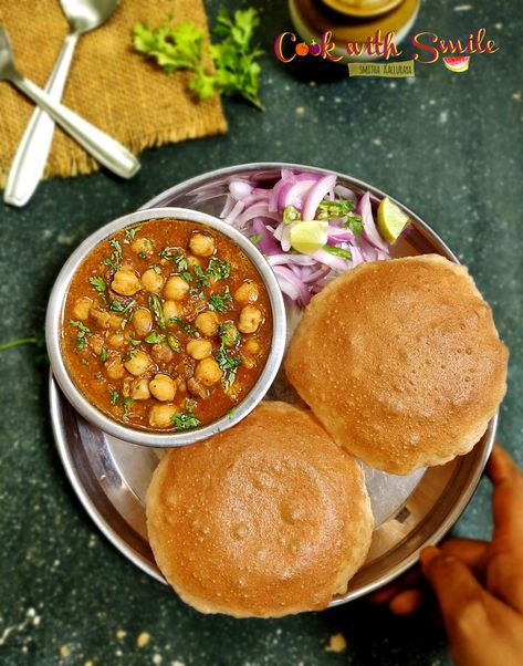 Chole Batura Recipe, Chola Recipe, Batura Recipe, Punjabi Chole, Chole Recipe, Kabuli Chana, Chole Masala, Spicy Curry, Dry Chickpeas