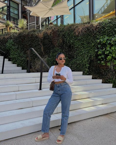 PIA SHAH on Instagram: “a very ~me~ outfit” Jeans Fits, Neutral Style, New Year New Me, Chanel Fashion, Neutral Fashion, Summer 22, La Fashion, Effortless Chic, Street Style Outfit