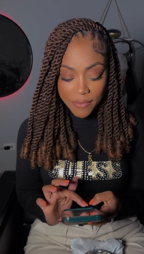 Chunky Spring Twists, 90s Hairstyles Twisties, Short Chunky Twists, Twisties Hairstyles 2000s, Kinking Hair Styles, Yanky Twist, Curly Braided Hairstyles, Red Acrylic Nails, Twist Styles