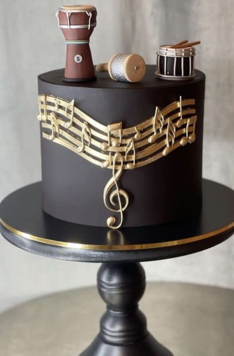 Music Cake Ideas For Men, Music Cake Ideas, Navy Blue Cake, Chocolate Grooms Cake, Theatre Cake, Cake Music, Fishing Cake Topper, Music Themed Cakes, Piano Cakes