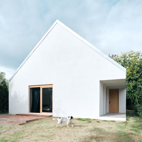 https://www.archdaily.com/967043/house-of-julcsi-and-andris-ritter/611d0a79f7b54e016591b9b1-house-of-julcsi-and-andris-ritter-photo?next_project=no Simple Family House, Family Houses, House Of The Rising Sun, Facade Material, Architecture Images, Corrugated Metal, Keep The Lights On, Colonial Revival, Polished Concrete