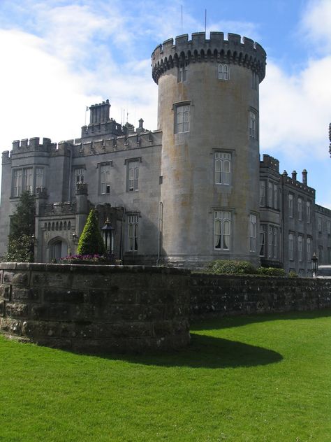 Dromoland Castle Ireland - Been here...Loved it! Castles Ireland, Real Castles, Castle Building, Castle Ireland, Clare Ireland, Irish Castles, Castles In Ireland, Castle Mansion, Engagement Stories