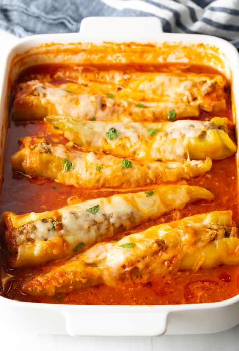 Canned Banana Peppers Recipes, Stuffed Banana Peppers With Ground Meat, Roasted Banana Peppers, Vacation Lunch Ideas, Stuffed Banana Peppers Recipe, Banana Pepper Recipes, Banana Peppers Recipe, Recipes With Banana Peppers, Italian Stuffed Peppers