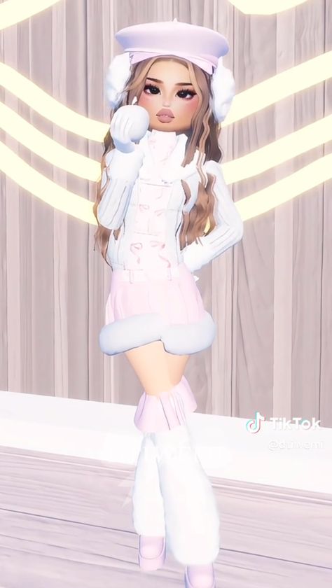 Winter Theme Dress To Impress, Dti Winter Theme Outfit, Winter Royale High Outfits, Christmas Profile, Royale High Outfits, Christmas Profile Pictures, Cute Uggs, Aesthetic Roblox Royale High Outfits, Dti Outfits