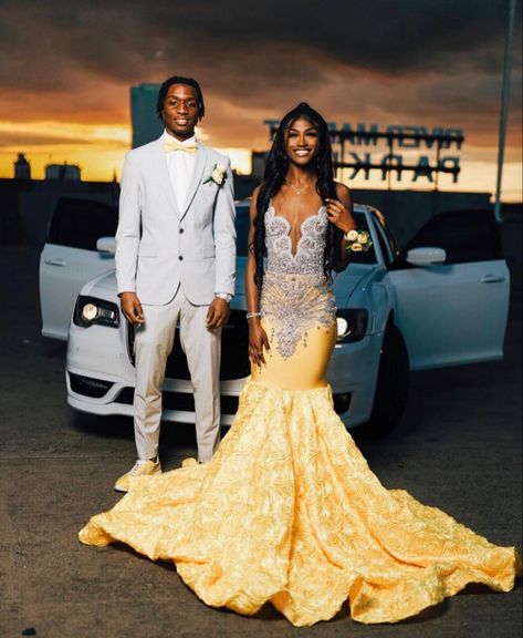 Yellow Prom Couple, Prom Dress Classy, Prom Dress Emerald Green, Prom Dress Emerald, Classy Prom Dress, Prom Dress Orange, Prom Dress Light Blue, Prom Dress Floral, Light Pink Prom