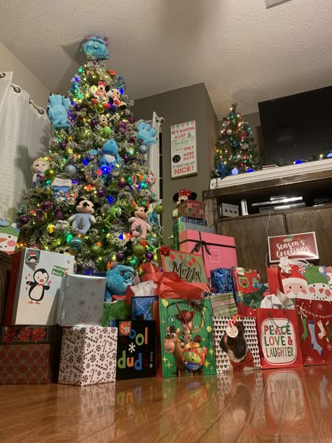 Under Christmas Tree, Tree With Presents, Presents Under The Tree, Holiday Chaos, Christmas Tree With Presents, Christmas Dreaming, Popular Christmas Gifts, Brick Exterior House, Christmas Themes Decorations