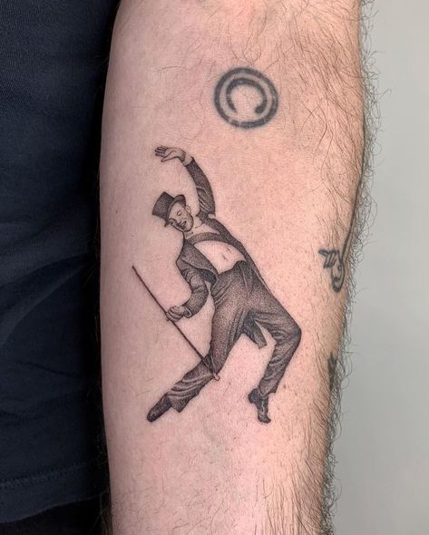 희🎗 on Instagram: “Fred Astaire Done at @comewhatmay.la . WARSAW 06-10.08 BERLIN 14-20.08 Contact me via Email. <tattooistchi@gmail.com>” Movie Themed Tattoos, Hong Kong Tattoo, Run Forrest Run, Painting Tattoos, Running Tattoo, Themed Tattoos, Forest Gump, Movie Tattoo, Movie Tattoos