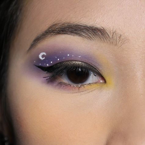 La La Land Makeup, Full Moon Makeup, Purple And Yellow Eyeshadow, Purple Yellow Makeup, Moon Eye Makeup, Makeup Look For Asian, Yellow And Blue Eyeshadow, Epicanthic Fold Makeup, Eyeliner For Asian Eyes