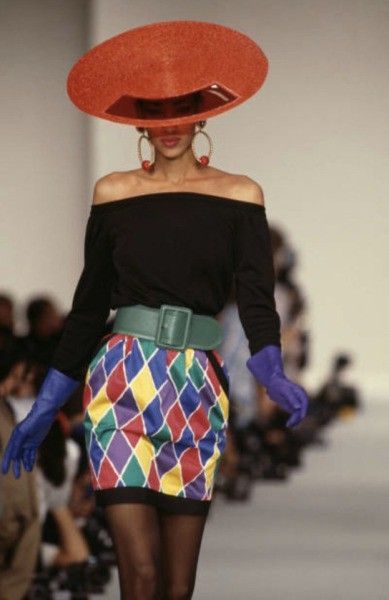 Yves Saint Laurent - Spring 1988 RTW 80s Runway, Vintage Outfit Inspiration, Moon Fashion, 80’s Fashion, Vintage Runway, 1980s Fashion, Couture Runway, Rive Gauche, 80s Fashion