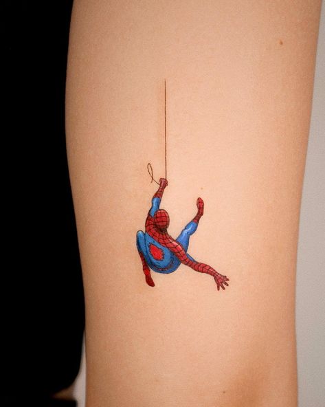 Spiderman Logo Tattoo, Couple Spiderman, Shen Long Tattoo, Spiderman Tattoo, Best Tattoo Ever, Tattoo Couple, Spiderman Logo, Man Tattoo, Men's Small Tattoo