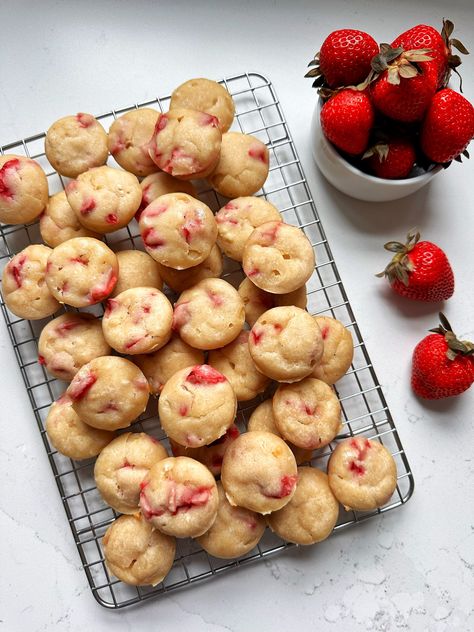 Strawberry Yogurt Mini Muffins (gluten-free) Easy Meal Prep Dessert, Mini Muffins Strawberry, Freezer Mini Muffins, Gluten Free Mini Pancakes, Small Batch Strawberry Muffins, Yogurt Mini Muffins, Strawberry Toddler Recipe, Greek Yogurt Mini Muffins, Gluten Free Breakfast Ideas For Kids