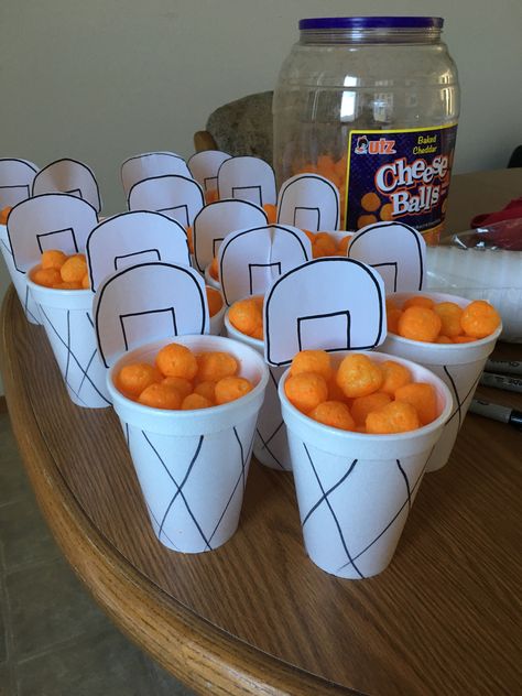 Basketball Treats Basketball Theme Food Ideas, Basketball Party Food Appetizers, Basketball Birthday Treats, Basketball Game Day Treats, Basketball Team Snacks, Final Four Basketball Party Food, Basketball Party Food, Basketball Snacks, Basketball Treats