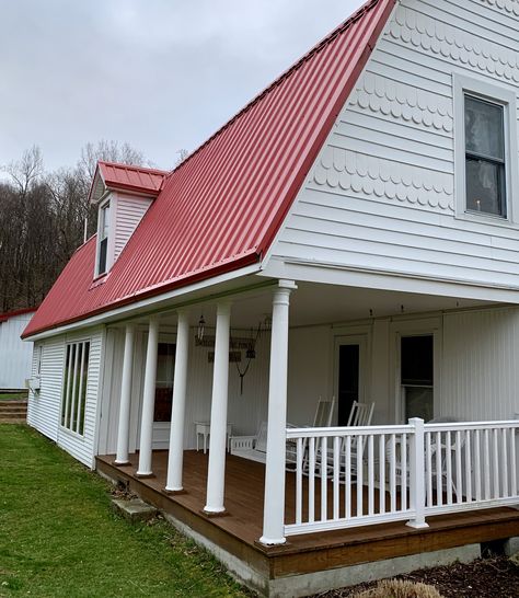 Red Metal Roof Houses Color Combos, Metal Roof Houses Color Combos, Red Roof House, Metal Roof Houses, Grey Siding, Roof House, House Farmhouse, Spanish Style Homes, House Color