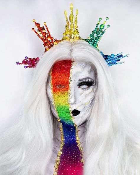 Makeup Pride, Ideas Maquillaje, Avant Grade, Makeup Challenge, Rainbow Face, Pride Makeup, Face Paint Makeup, Face Art Makeup, Rainbow Makeup