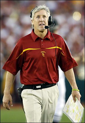 Pete Carroll....oh those USC days! Usc Trojans Football, Trojans Football, Football Coaches, Pete Carroll, Usc Football, College Football Players, Inspirational Leaders, Semi Pro, Superbowl Champions