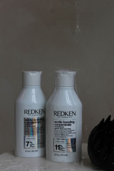 Redken Aesthetic, Redken Products Aesthetic, Neutral Salon, Redken Ag Series, Redken All Soft Shampoo, Hairstylist Aesthetic, Redken Shampoo And Conditioner, Salon Content, Post Backgrounds