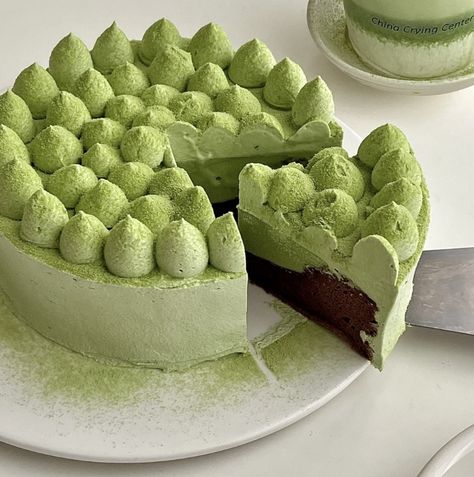 Chocolate Matcha Cake, Matcha Cake Aesthetic, Bday Cheesecake, Aesthetic Sweet Food, Lemonade Cake Recipe, Matcha Cheesecake, Matcha Lover, Cake Icon, Matcha Dessert