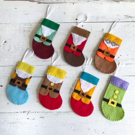 Disney Felt Ornaments, Disney Felt, Disney Ornaments Diy, Disney Christmas Stockings, Stocking Ornaments, Disney Stockings, Christmas Stockings Diy, Disney Patches, Disney Ornaments