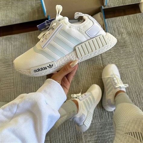 Adidas Nmd, Women's Casual Style, Shoe Lover, Feminine Style, Casual Chic, Athletic Shoes, Adidas, Sneakers, Design