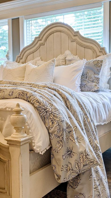 Cozy Farmhouse Bedroom, Linen Comforter, New Bedding, Fine Living, California King Bedding, Comfortable Bedroom, Master Bedding, Getting Out Of Bed, King Comforter