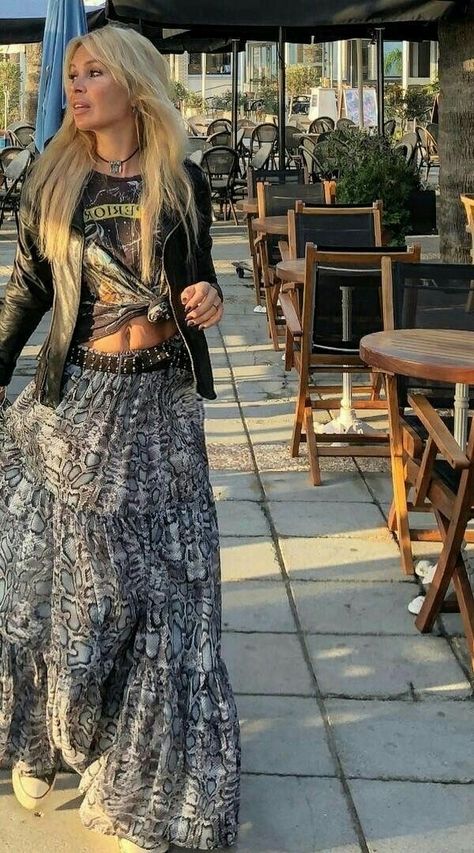 Stile Hippie Chic, Look Hippie Chic, Boho Rocker, Look Boho Chic, Mode Hippie, Boho Style Outfits, Estilo Hippie, Mode Boho, Boho Chic Outfits