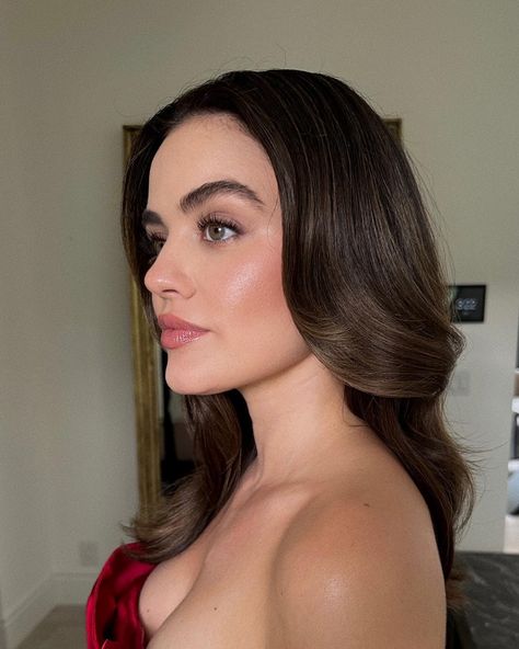 REPOST 🔁 Lucy Hale ✨glowing✨ tonight for the People’s Choice Awards in vintage Dior. Obsessed with this healthy skin meets soft classic glam look. 🤝💥 #deindepartner Hair @bridgetbragerhair Makeup @kdeenihan Styling @mollyddickson SKIN @DEINDEskin Purifying Whipped Cleanser #DEINDE Skin-Strengthening Super Serum #DEINDE Moisture Locking Face Stick @armanibeauty Luminous Silk Foundation, 4 #armanibeauty Luminous Silk Concealer, 3 and 4 EYES @diorbeauty DiorShow 5 Couleurs Eyeshadow Palette, 6... Lucy Hale Makeup, Lucy Hale Style, Christian Bride, Classic Glam, Luminous Silk Foundation, Spring Hair Color, Glam Hair, Glam Look, Lucy Hale