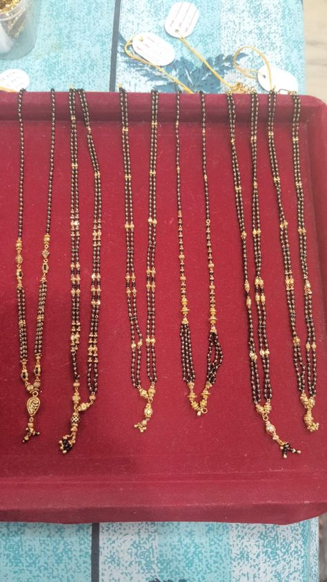 Short Nallapusalu Designs Gold Latest, Nalla Pusalu Designs Latest Short, Short Black Beads, Black Bead Jewelry, Black Beads Jewellery, Thali Mangalsutra, Black Beads Chain, Gold Neck Chain, Black Beats