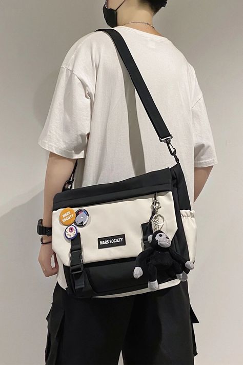 The material is soft and pretty thick. The inside is nicely lined as well. There are multiple pockets inside and out and it’s very spacious. #men #adjustable #messenger_bag University Freshman, Messager Bag, Uni Bag, Minimalist Halloween, Black And White Bags, Dilly Dally, Holiday Bag, College Bags, Student Bag